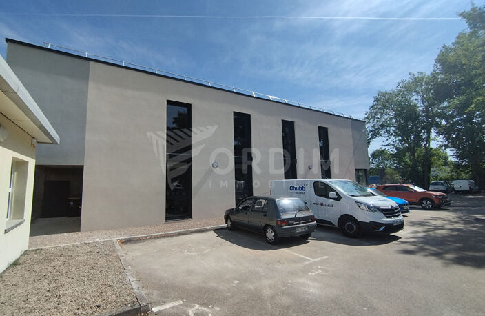 AUXERRE NORD -MONETEAU - SORTIE A6 NORD - BUREAUX NEUFS 161M² - PARKINGS — photo 5