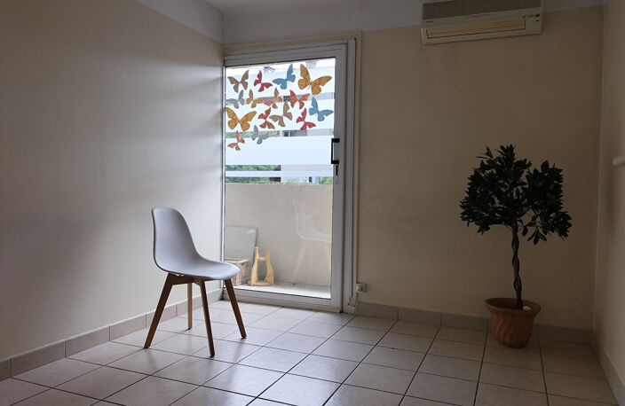 A louer Bureau et espace commun — photo 3