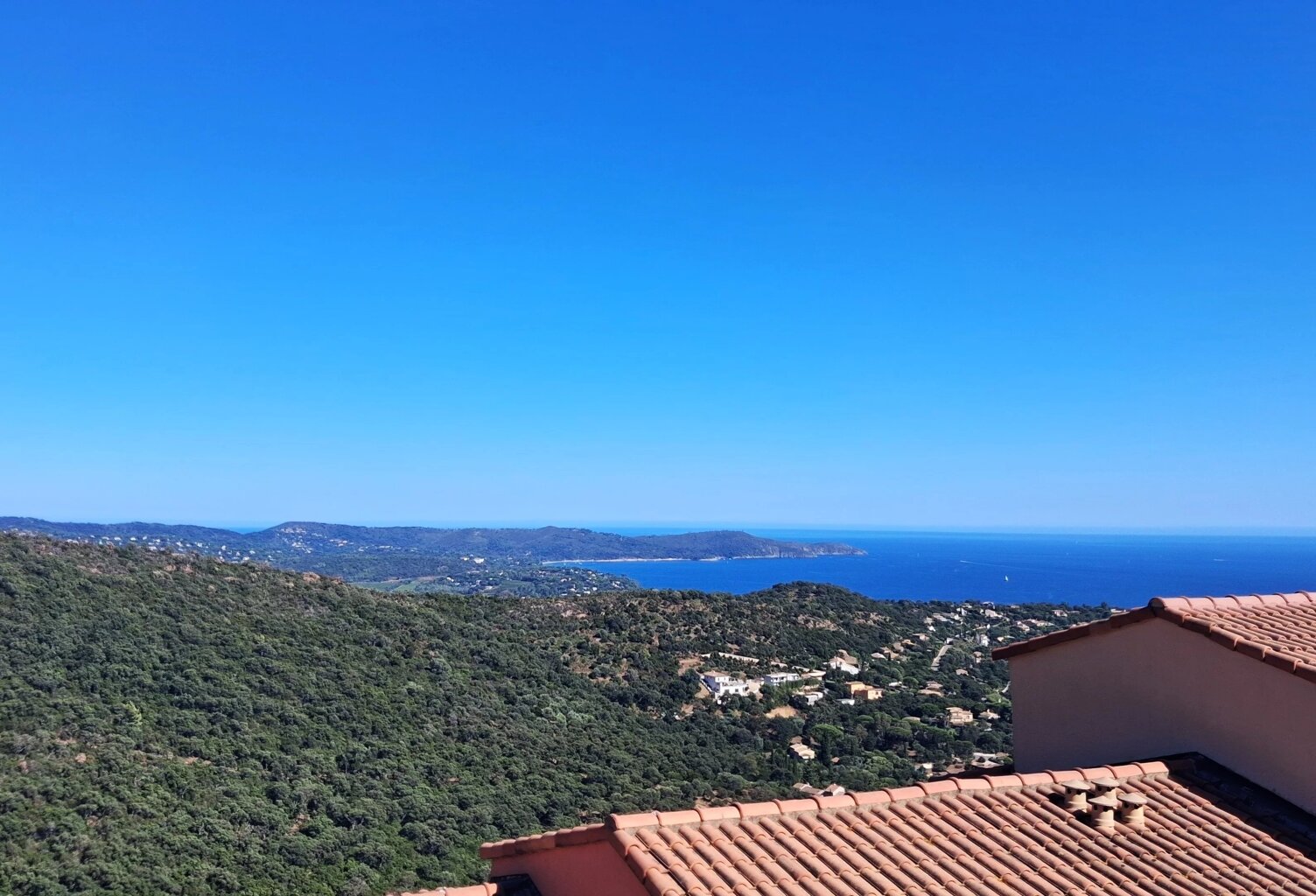 EXCLUSIVITÉ CAVALAIRE T2 VUE PANORAMIQUE — photo 1