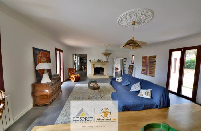 Maison d’Exception avec Parc Arboré et Piscine en Pierre de Bali — photo 4