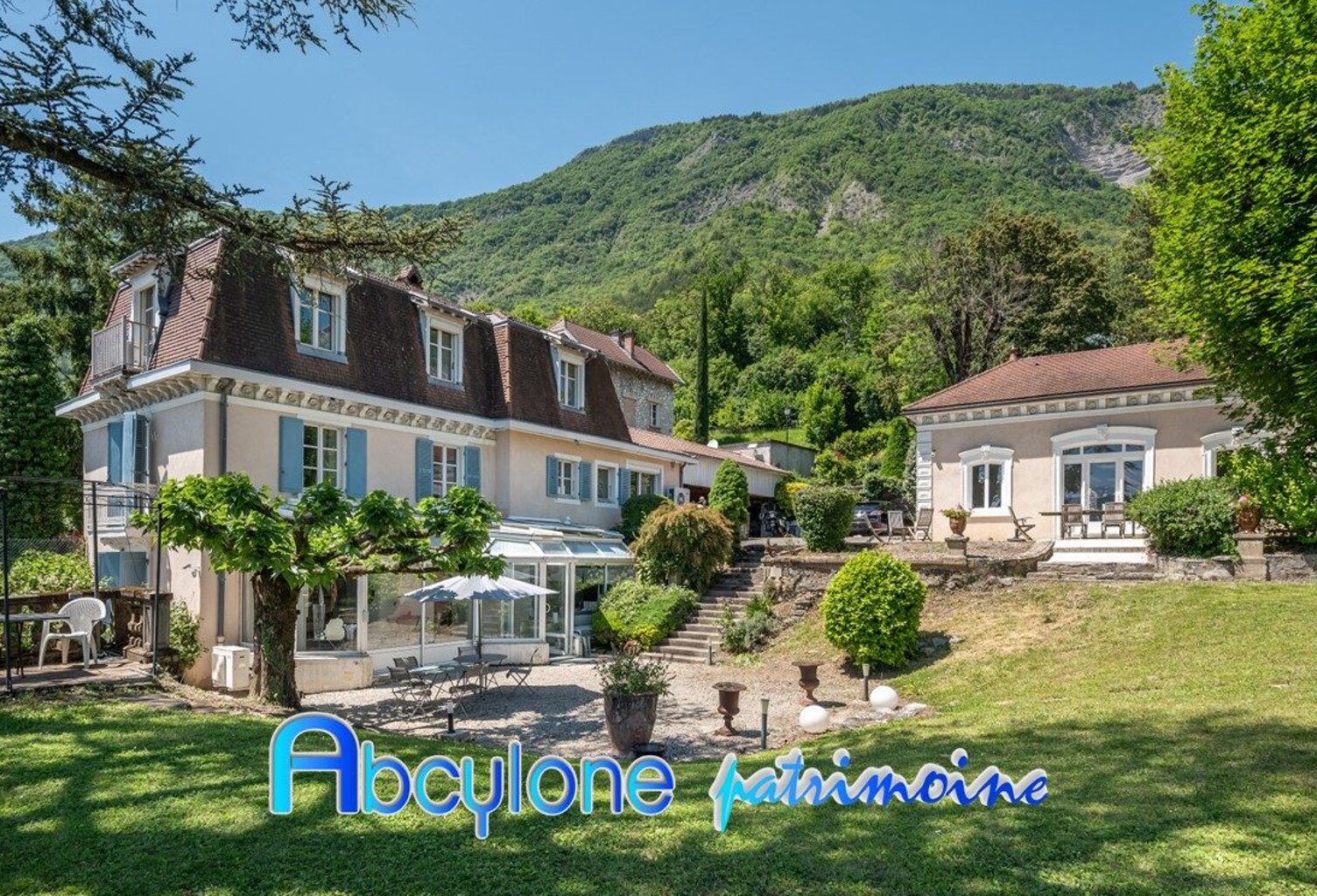 Maison de maître de 259 m² sur un terrain de 1940 m² — photo 1