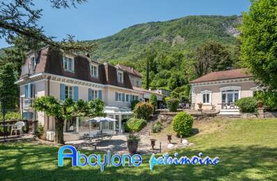 Maison de maître de 259 m² sur un terrain de 1940 m² — photo du bien