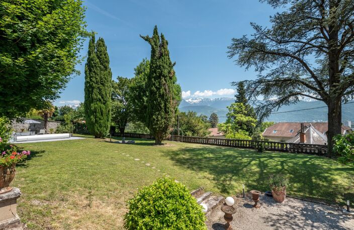 Maison de maître de 259 m² sur un terrain de 1940 m² — photo 4