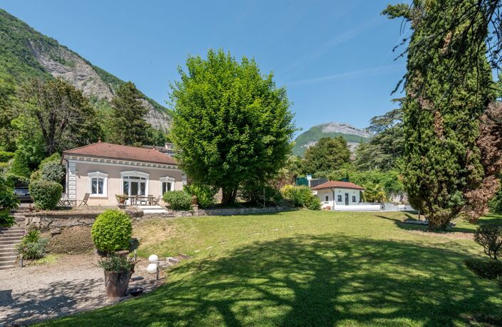 Maison de maître de 259 m² sur un terrain de 1940 m² — photo 5
