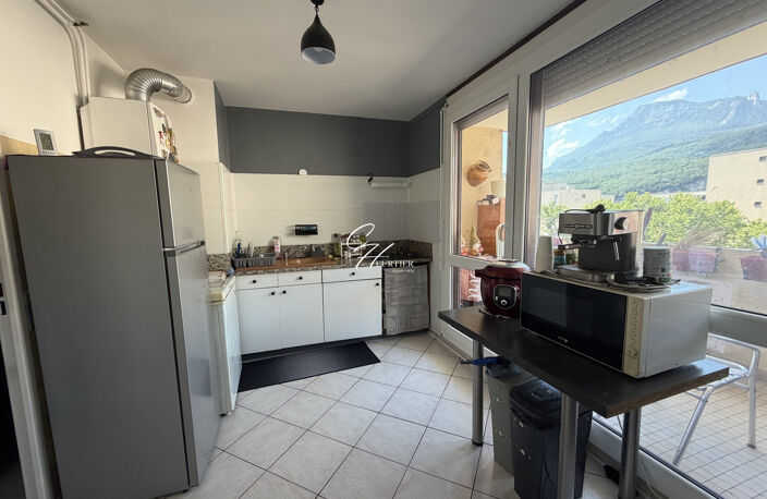 FONTAINE appartement T4 avec grand balcon en trés bon état — photo 3