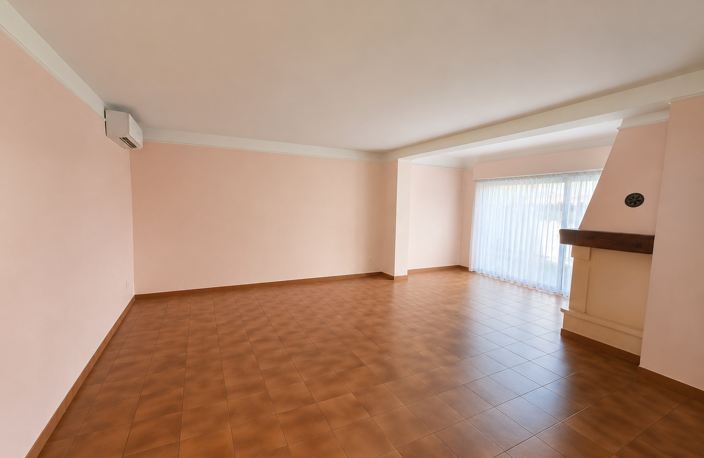 Maison T4 plain pied jardin garage JONQUIERES — photo 4