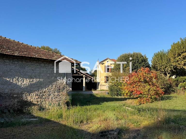 Maison d'habitation et hangars en pierre — photo 1