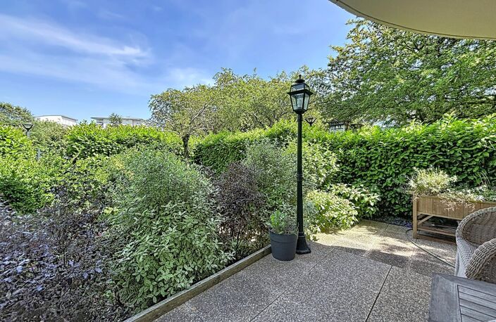 Rez de jardin de 101m2, terrasse, 2 parkings — photo 2