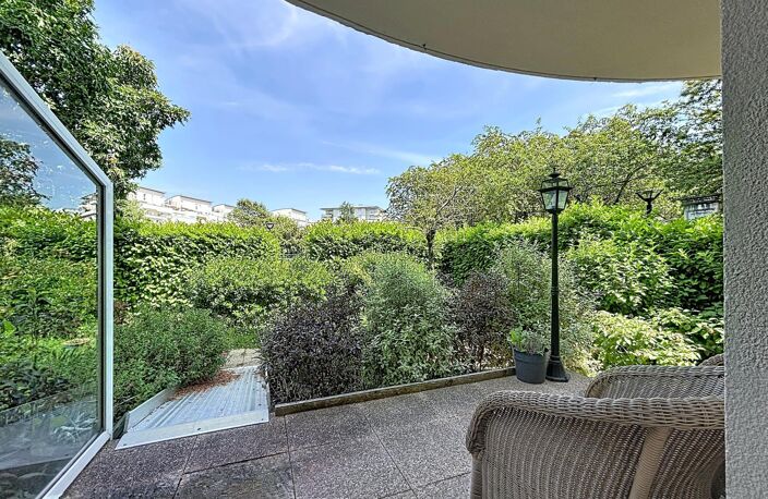 Rez de jardin de 101m2, terrasse, 2 parkings — photo 4