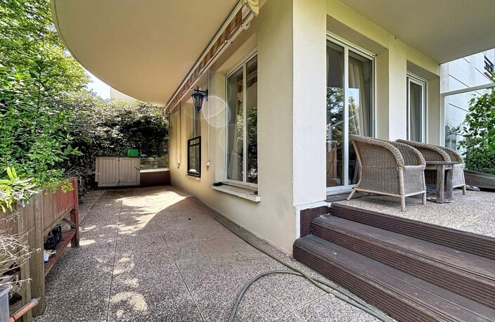 Rez de jardin de 101m2, terrasse, 2 parkings — photo 5