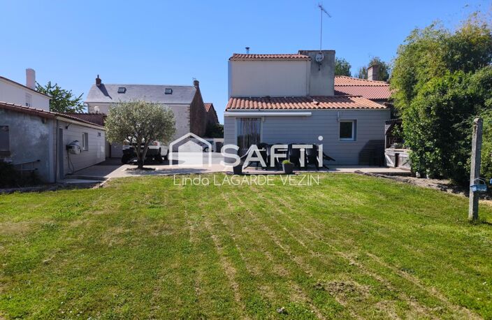 Maison de bourg, 5 chambres, dépendances et garage — photo 2