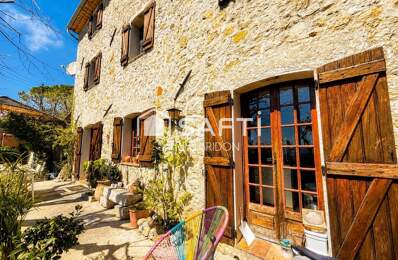 Bastide de caractère vue dominante au coeur du village — photo du bien