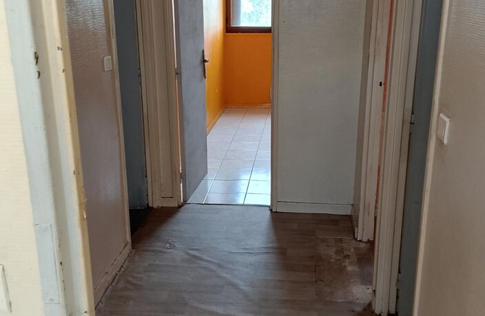 A saisir appartement de type 3,quartier calme dans la ville de Chateauroux,à rénover entiérement,travaux de copropriété prevu pour Septembre — photo 3