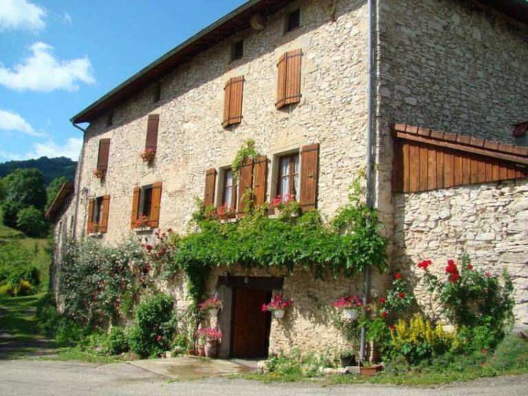 Maison de famille en pierre au coeur de la nature. — photo 1