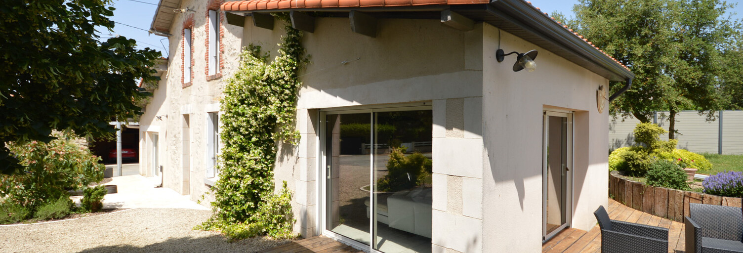 Maison 5 Pièces 126 m² à vendre à Les Herbiers (85500)