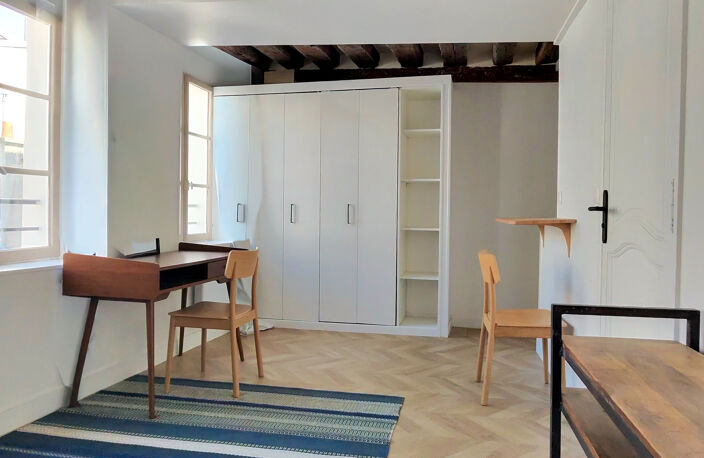 Exclusivité - Studio de charme lumineux au coeur du Marais — photo 2