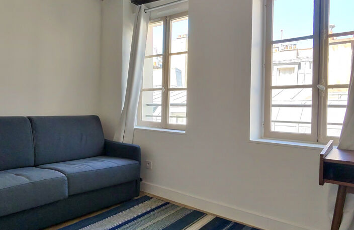 Exclusivité - Studio de charme lumineux au coeur du Marais — photo 3
