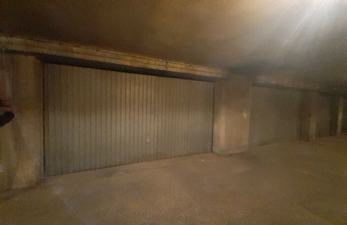 BOX PARTAGE (une place dans un box double) RUE DU BOSQUET — photo 2