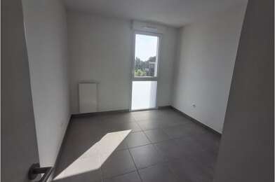 Appartement 3 pièces 872 €