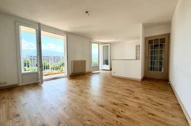 Appartement 4 pièces 220000 €