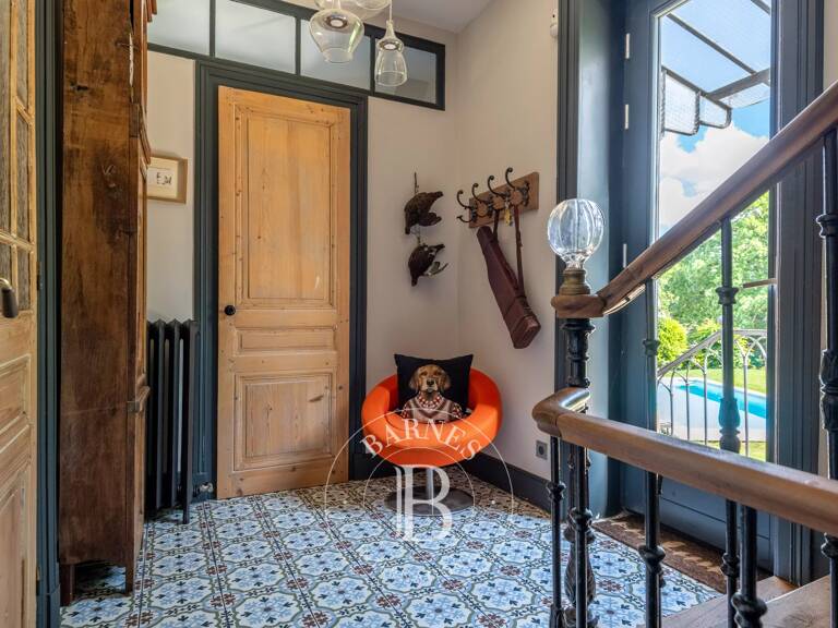 Collonges-au-Mont-d'Or - Maison de 236 m² - 5 chambres - Jardin 1556 m² - Piscine — photo 1
