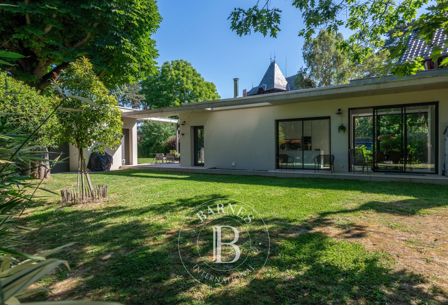 Champagne-au-Mont-d'Or - Maison 210 m² - 5/6 chambres - Jardin 1650 m² - Piscine — photo 1