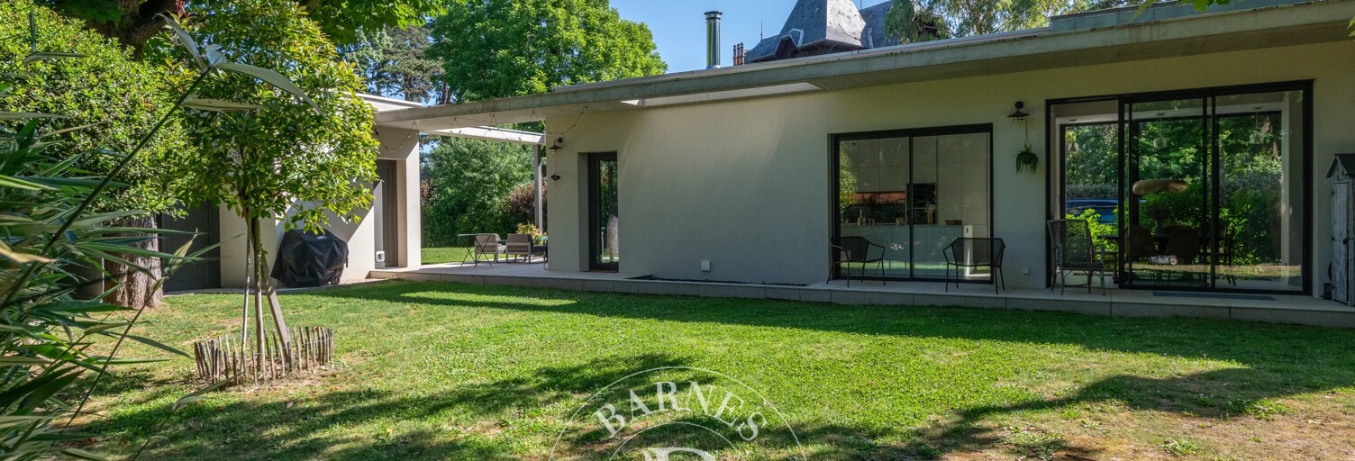 Maison  210 m² à vendre à Champagne-au-Mont-d'Or (69410)