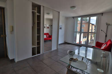 Appartement 3 pièces 990 €