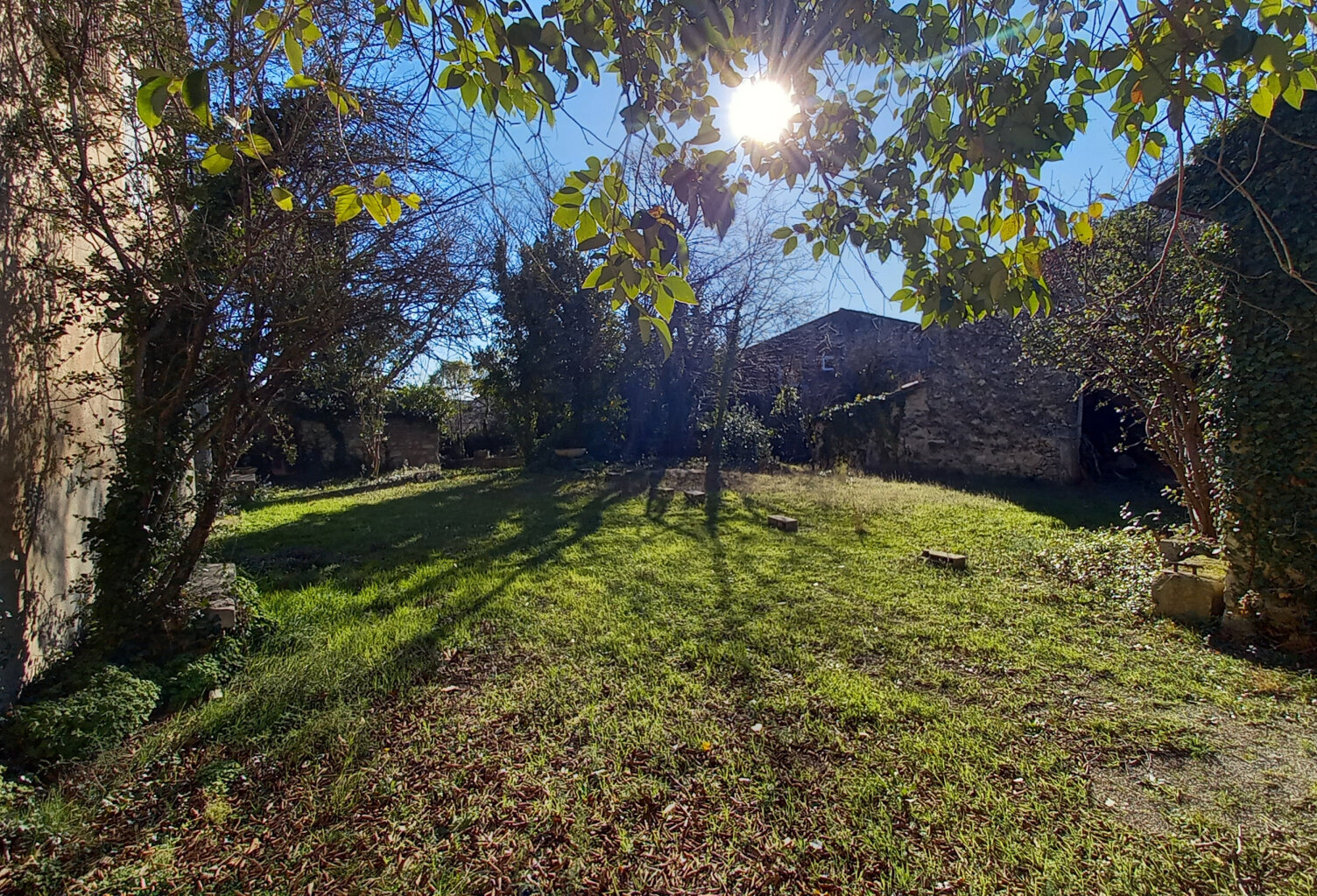 SAINT MATHIEU DE TREVIERS - MAISONS ET REMISE SUR 1722 m2 — photo 1