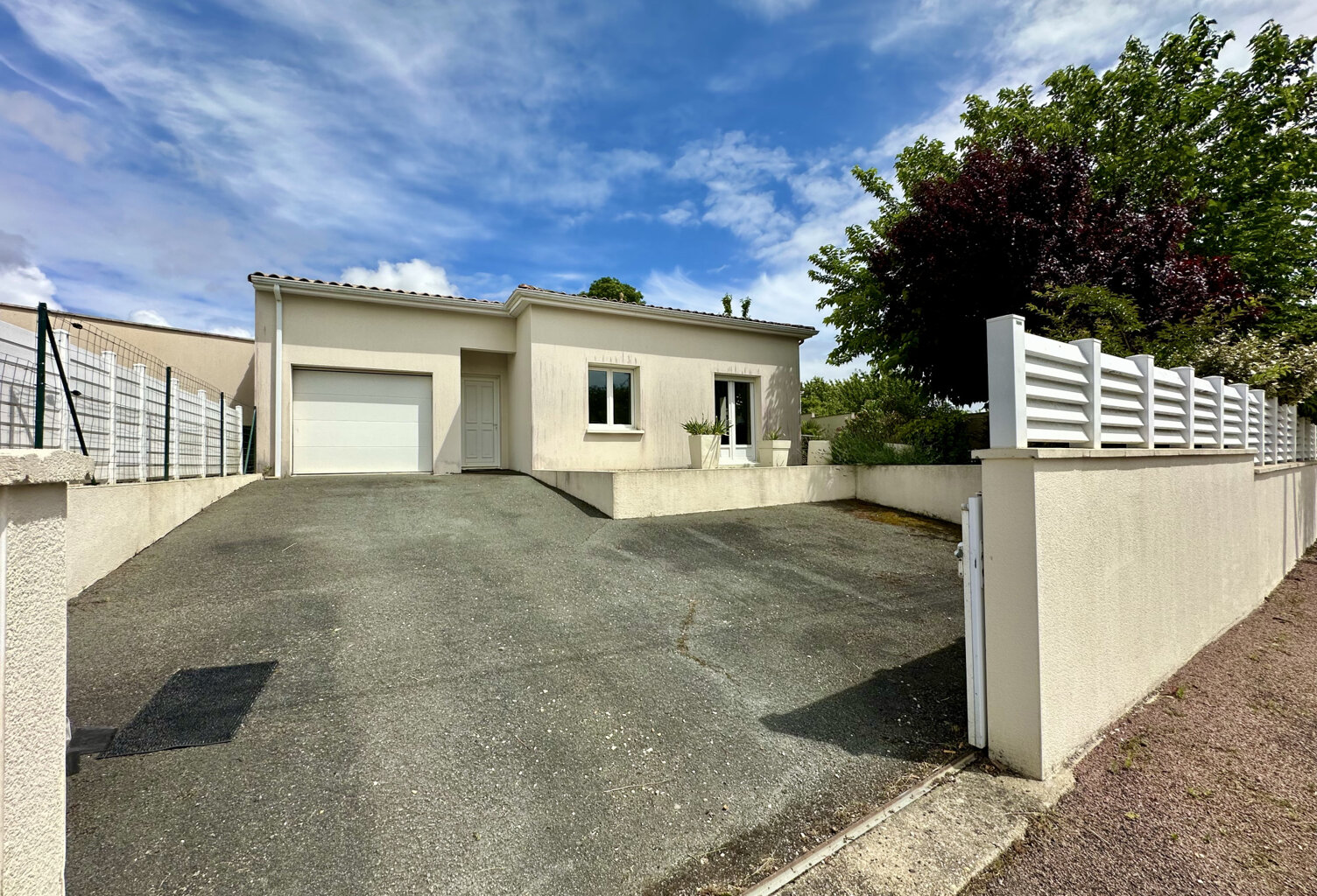 ROYAN MAISON DE 100 M2 DE PLAIN-PIED AU PRIX DE 368 000 EUR HA — photo 1