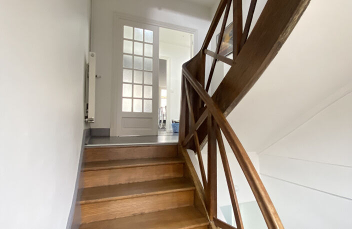 Maison de ville à vendre à CHARLIEU de 182.50m2 offrant 4 ch — photo 4