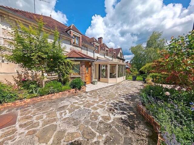 Grande propriété avec excellent matériaux et garage — photo du bien