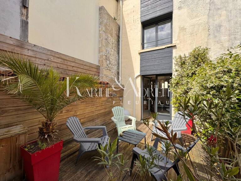 Maison de ville avec cour, terrasse et 2 studios — photo 1