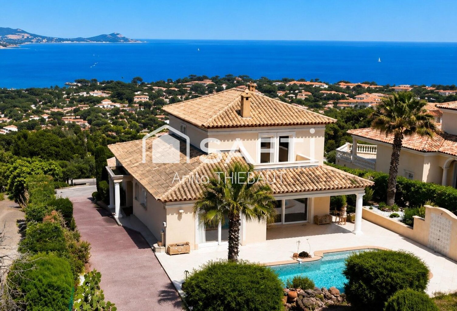 VILLA PANORAMA EXCEPTIONNEL SUR LA MÉDITERRANÉE — photo 1