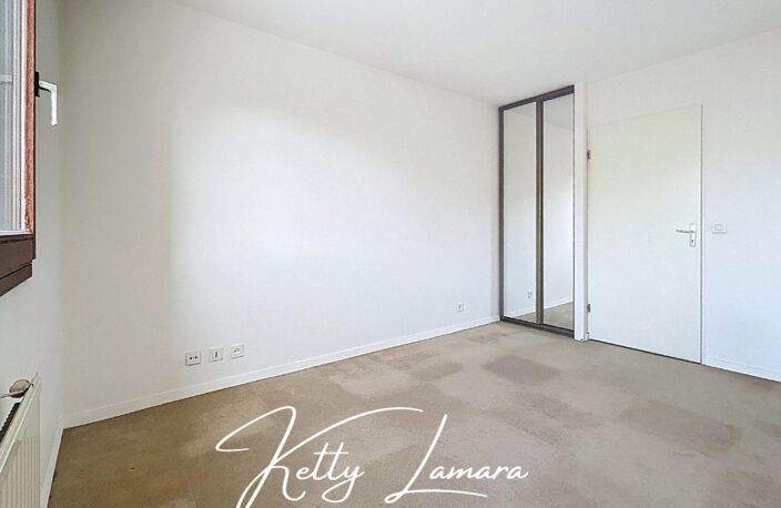4 PIECES LUMINEUX - GARE A PIED — photo 5