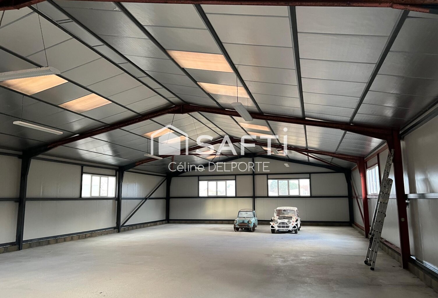 LOCAL D'ACTIVITÉ 380 m²  EMPLACEMENT PREMIUM  SITE SÉCURISÉ — photo 1