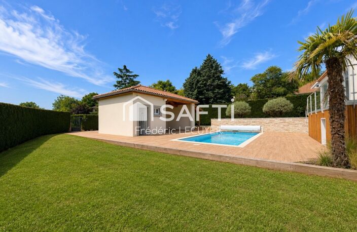 CHÂTEAUGAY  VILLA D'EXCEPTION AVEC VUE PANORAMIQUE ET ESPACES DE VIE REMARQUABLES — photo 4