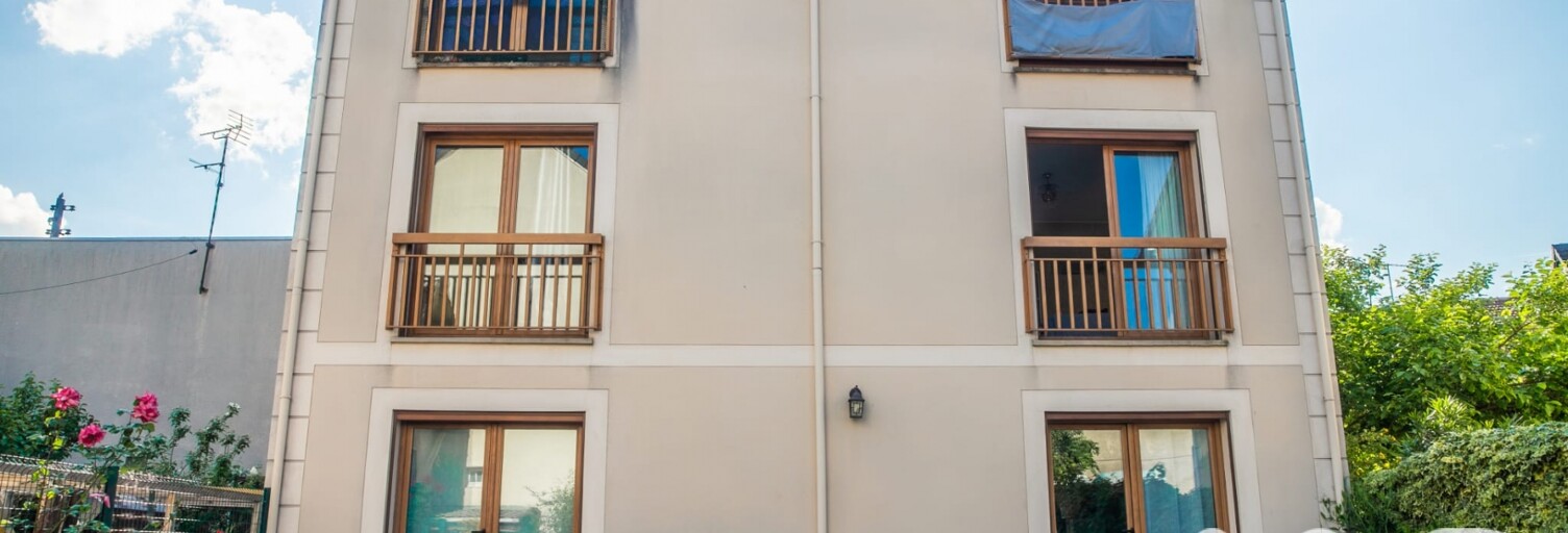Immeuble  238 m² à vendre à Stains (93240)