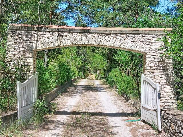 Villa 6 pièces  136 m²  Esparron-de-Verdon — photo du bien