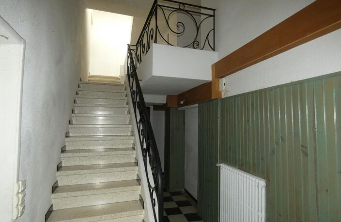 Maisons de village avec toit terrasse et appartement attenant plain pied indépendant actuellement loué — photo 2