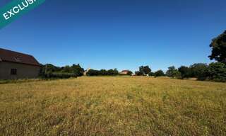 Terrain  1385 m² à vendre à Saint-Pierre-de-Varennes (71670)