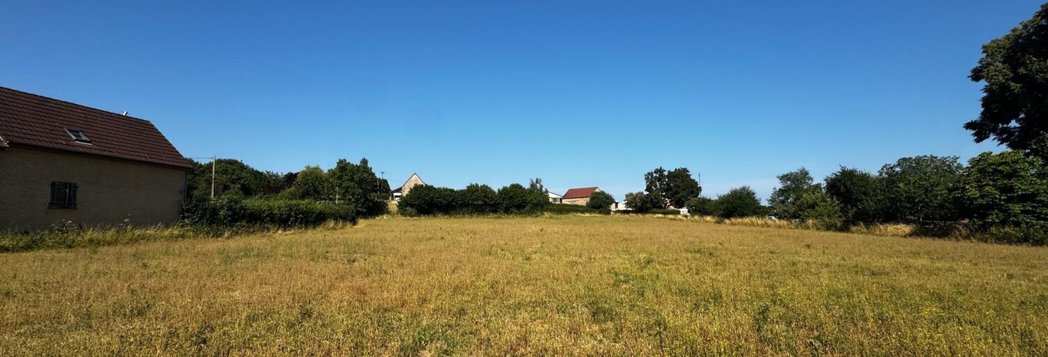 Terrain  1385 m² à vendre à Saint-Pierre-de-Varennes (71670)