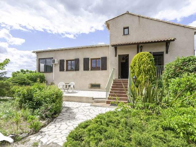 Villa de 7 pièces principales — photo du bien