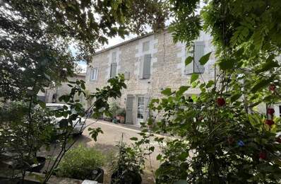 Maison en pierre de 6 pièces principales — photo du bien