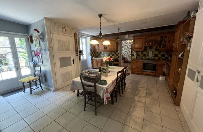 Maison en pierre de 6 pièces principales — photo 2