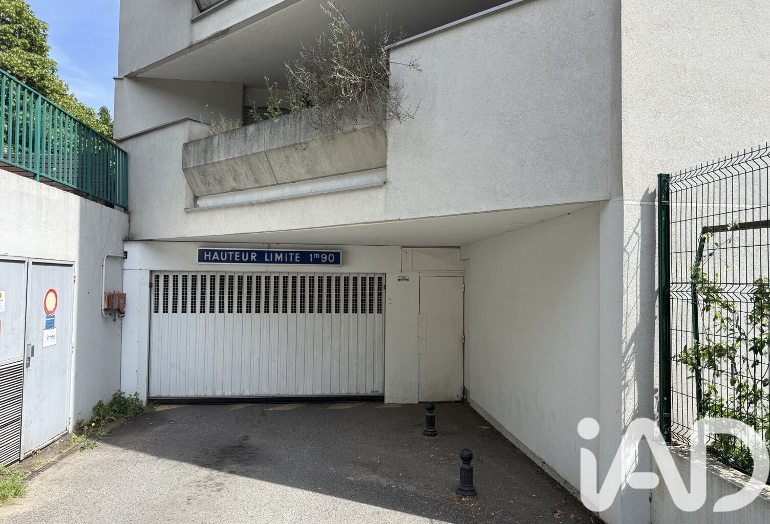 Vente Garage 15 m&sup2; — photo 1