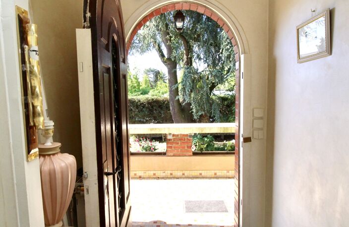 Vente Maison/villa 9 pièces — photo 3