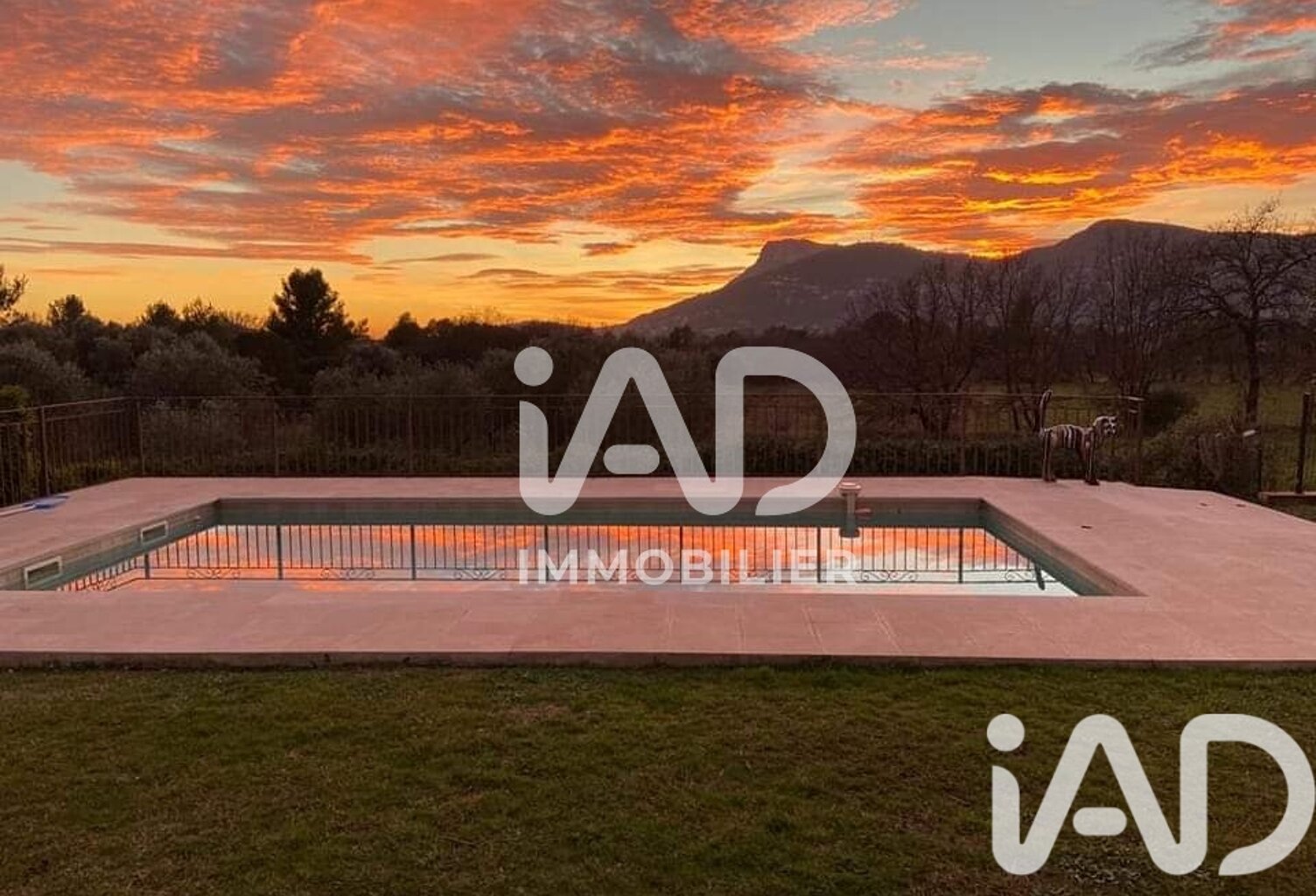 Vente Maison/villa 8 pièces — photo 1