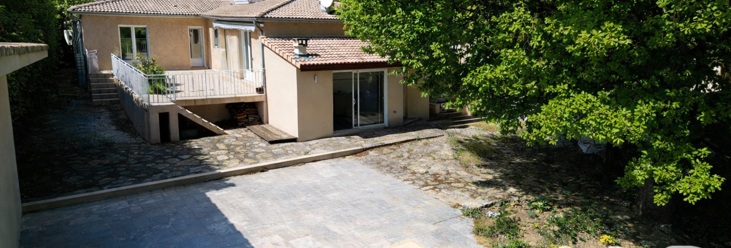 Maison 6 Pièces 127 m² à vendre à Saint-Julien-du-Serre (07200)