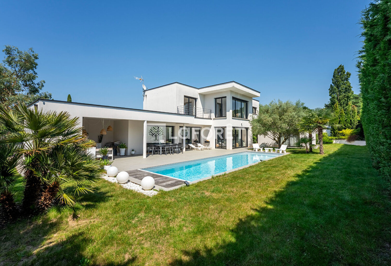 Villa Saint-Bonnet-de-mure -258m2 - Terrain - Pisicine — photo 1